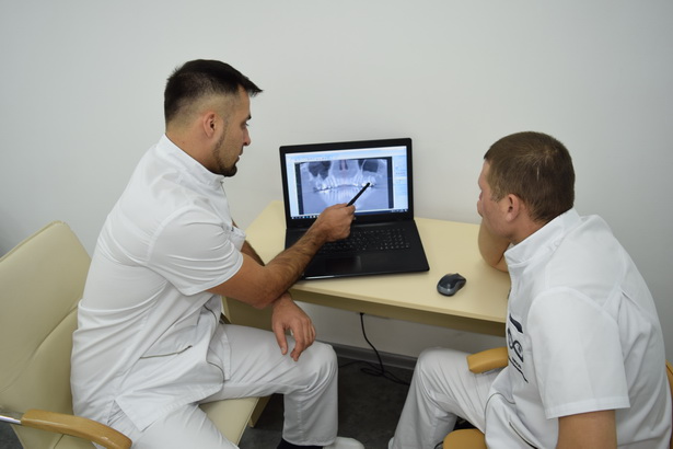 Стоматологія «Burov Clinic» (Буров Клінік)