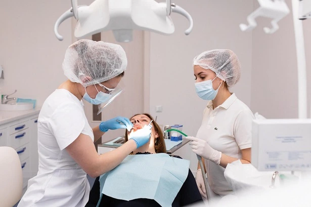 Стоматологія «One Dental Clinic» на Виноградарі (Перша Стоматологічна Клініка)