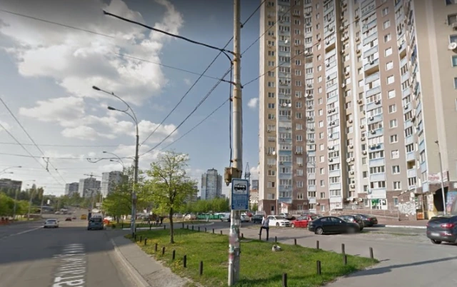 Стоматологія на Наталії Ужвій у Києві