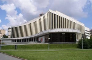 Стоматології біля метро - Палац України