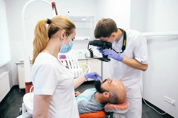 Стоматологія «Dentistman» (Дентістмен на Волинській)